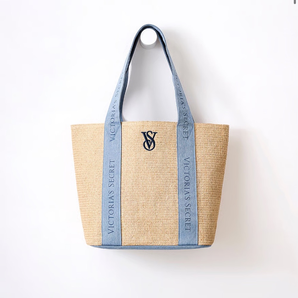 NWT VICTORIA'S SECRET
Straw Tote